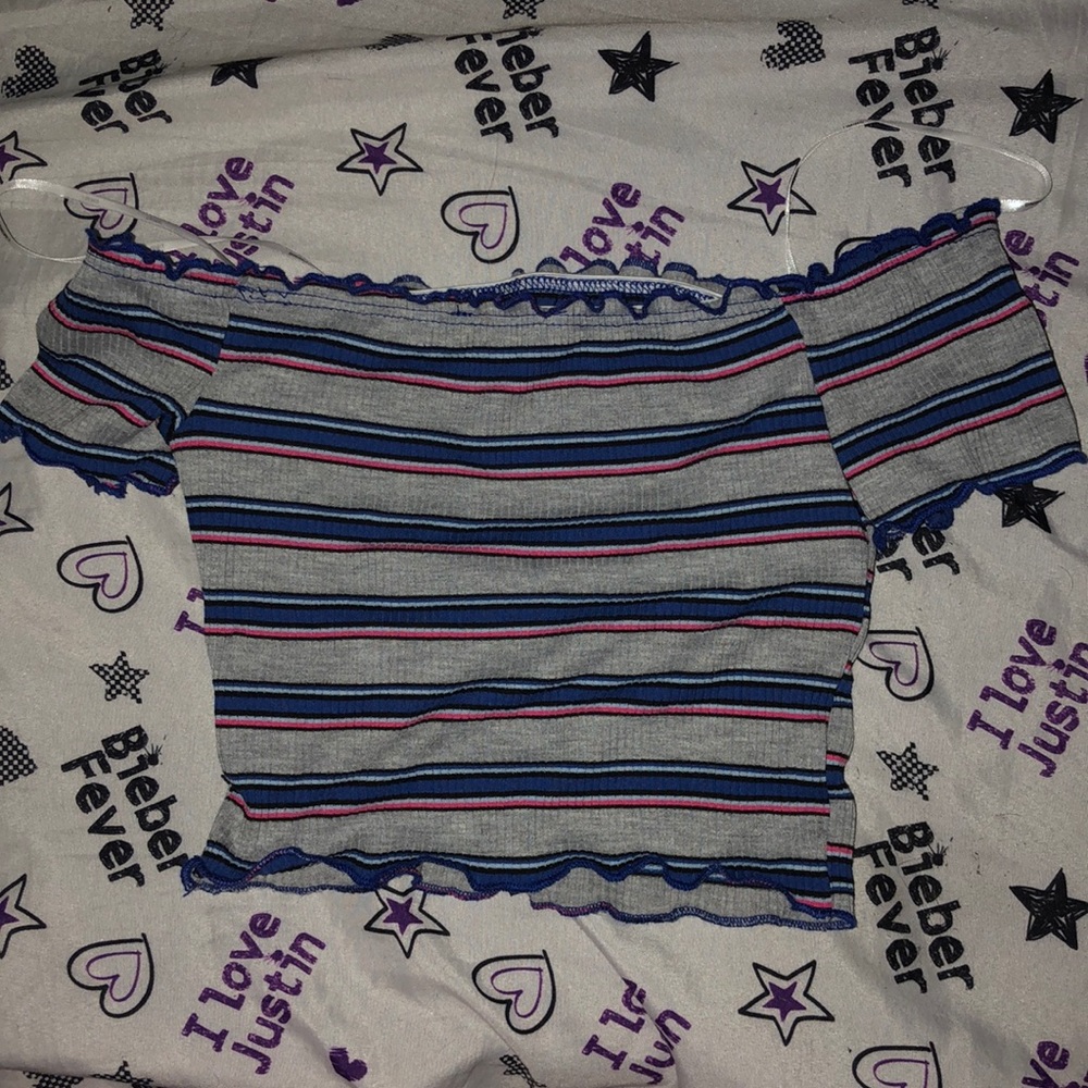 Off the shoulder strip crop top